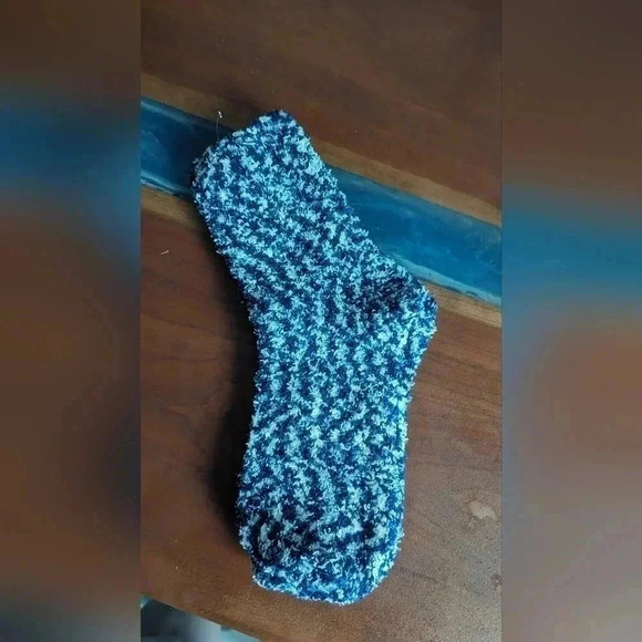 NWOT Women's Comfy Cozy Blue And White Socks - Picture 4 of 6